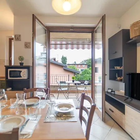 アパート With Private Garage, Garden And Wifi
