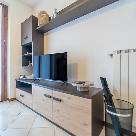 アパート With Private Garage, Garden And Wifi