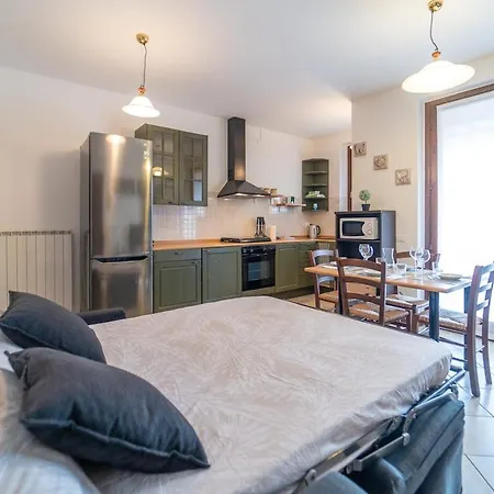 With Private Garage, Garden And Wifi San Fermo della Battaglia