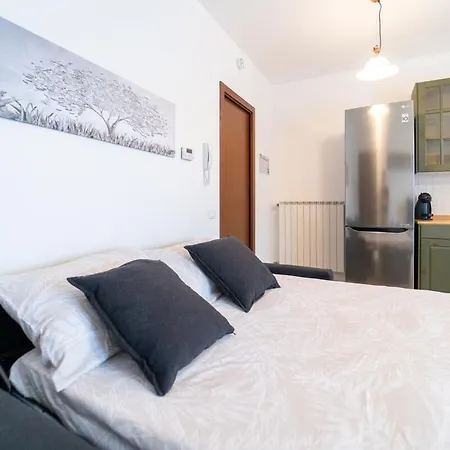 With Private Garage, Garden And Wifi *